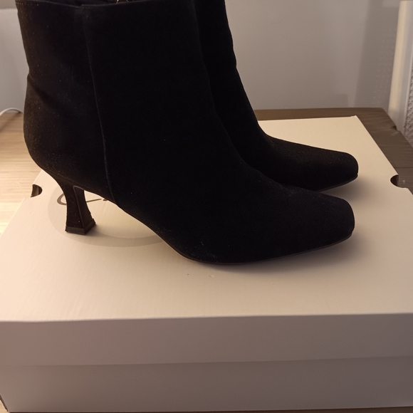 Womens ankle boots/black suede - Picture 4 of 8
